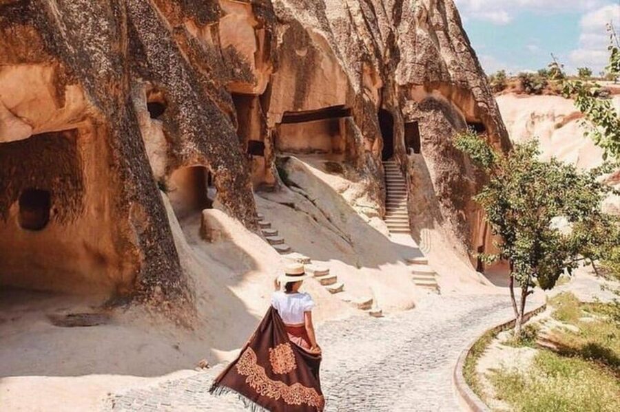 2 Days in Cappadocia: Guided Red and South Tour - Güvercinlik Valley pigeon houses and optional workshops