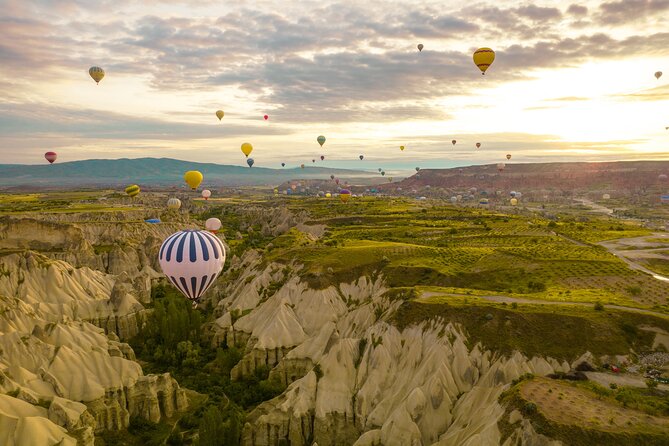 Cappadocia Balloon Ride Over Göreme Love Valley - The Love Valley Experience: Fairy Chimneys and Rock Birdhouses