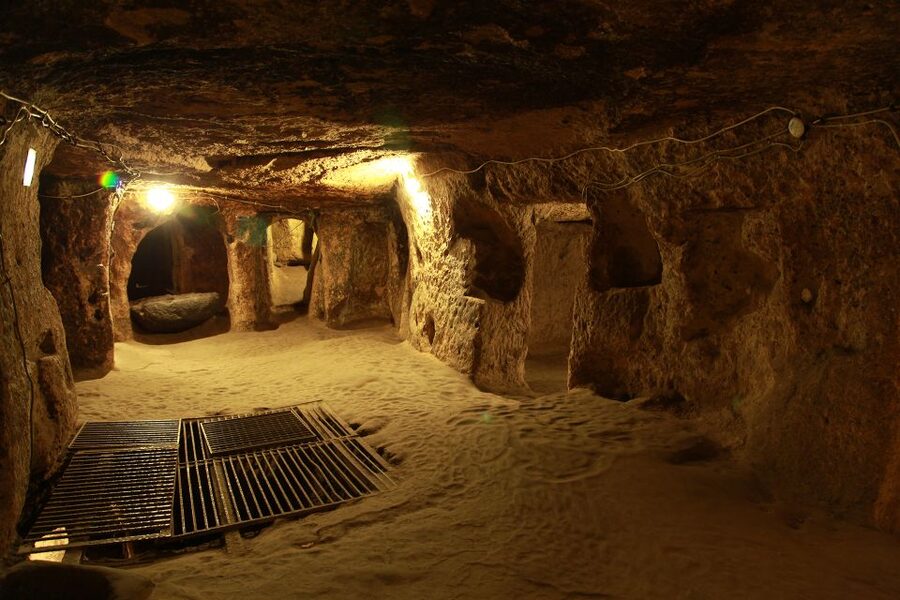 Cappadocia: Derinkuyu Underground City & Ihlara Valley Tour - Entering Derinkuyu’s underground maze: 5 levels, real rooms