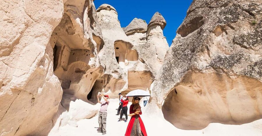 Cappadocia: Full-Day Private Custom Tour - Ortahisar Castle: the closing view with a Greek-town flavor