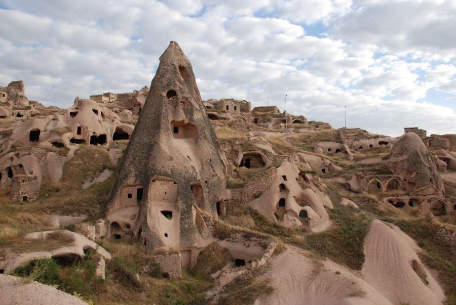 Cappadocia: Highlights Tour with Lunch and Entry Tickets - Avanos lunch and the craft stop that shows how locals survive