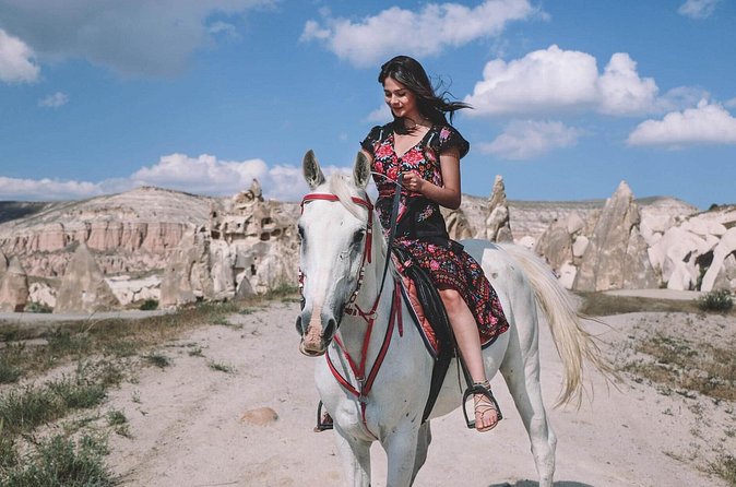 Cappadocia Horse Riding Tour: Sunrise, Sunset, 1 Hour or 2 Hours - Meet the Horses: Safety Briefing and Fit-First Comfort