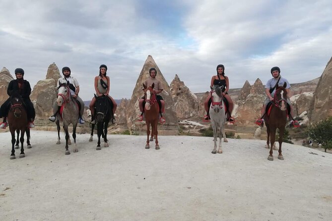 Cappadocia Horseback Ride through Valleys — Sunset/hoteltransfer - Guides who help with photos, pacing, and simple communication