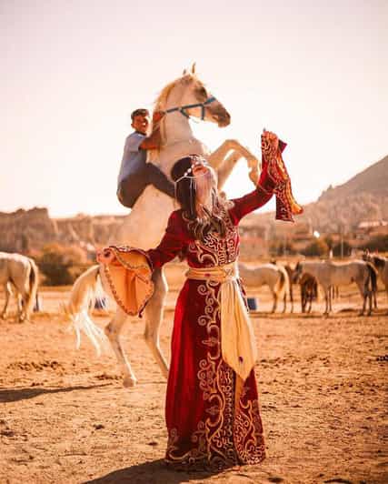 Cappadocia: Horseback Tour with Sunrise and Sunset Options - Getting Started: Meeting the Team and Mounting Safely