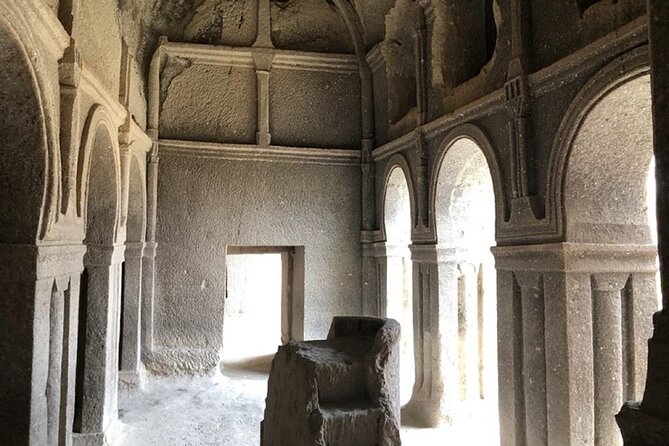 Cappadocia Instagram Half Day Tour - Stop 5: Lucky Horse Ranch for a Pose With Cave Country Backdrop