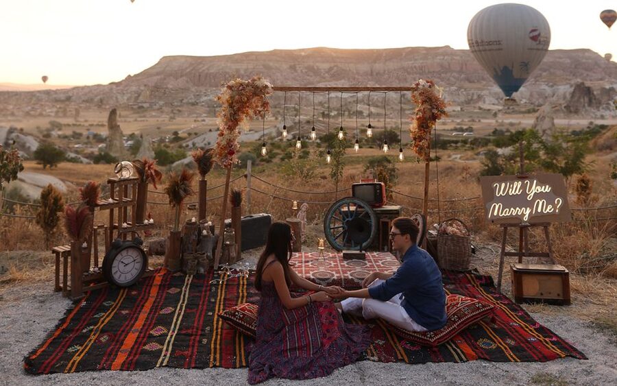 Cappadocia: Love Valley Proposal Service with Transfers - Languages and the Human Side: Getting Help Without Confusion