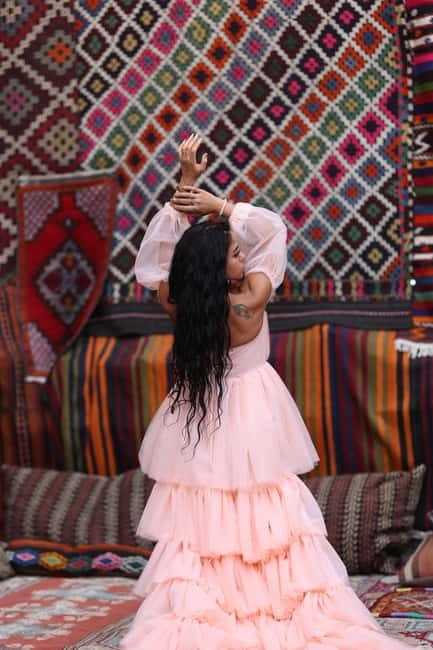 Cappadocia: Photo Shooting With Flying Dress & Carpet House - The dress, the carpets, and the photo style you’re signing up for