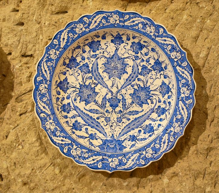 Cappadocia : Pottery Workshop - Tea, wine/beer, and the studio mood