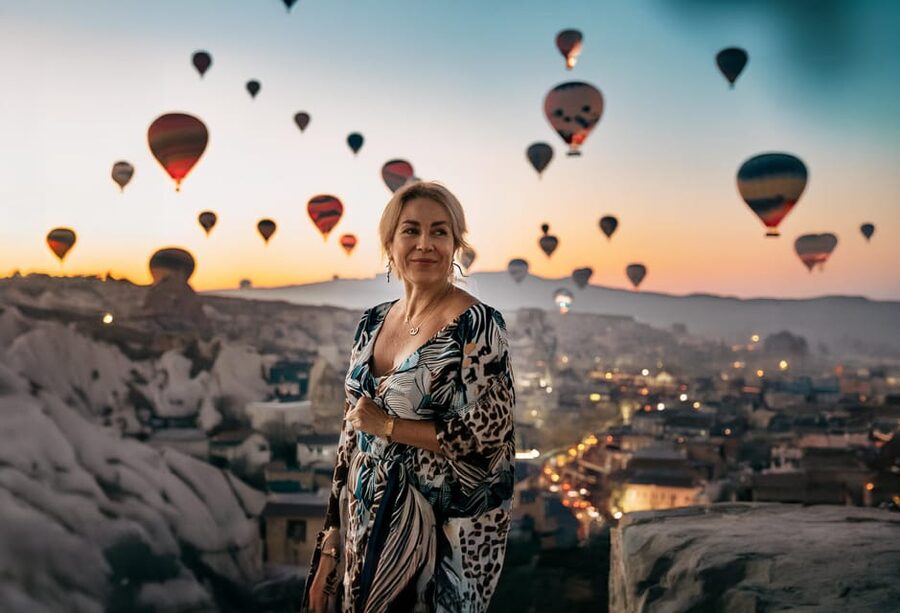 Cappadocia: Private Photoshoot Sunrise Balloon with Transfer - Posing, styling, and direction: how the best results happen