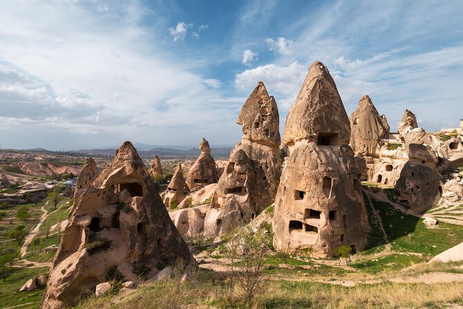Cappadocia Red and Green Combination Group Tour - Stop 1: Uçhisar Castle View Point and the fast photo payoff