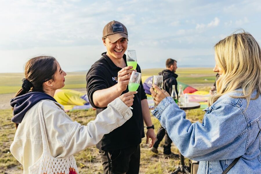 Cappadocia: Soganli Valley Hot Air Balloon Tour at Sunrise - The 1-Hour Flight: Sunrise Colors Over Soğanlı Valley