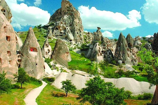 Cappadocia Sunrise Hot-Air Balloon Ride with breakfast & pick-up - Group Size and the Crew: Why Max 15 Feels Better