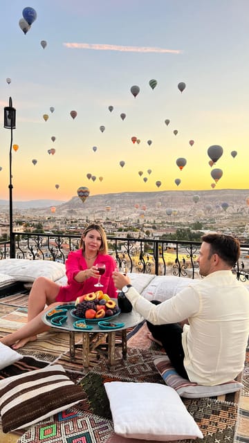 Cappadocia: Terrace Photo Spot With Balloon Flight View - Comfort tips for Cappadocia sunrise (yes, it gets cold)