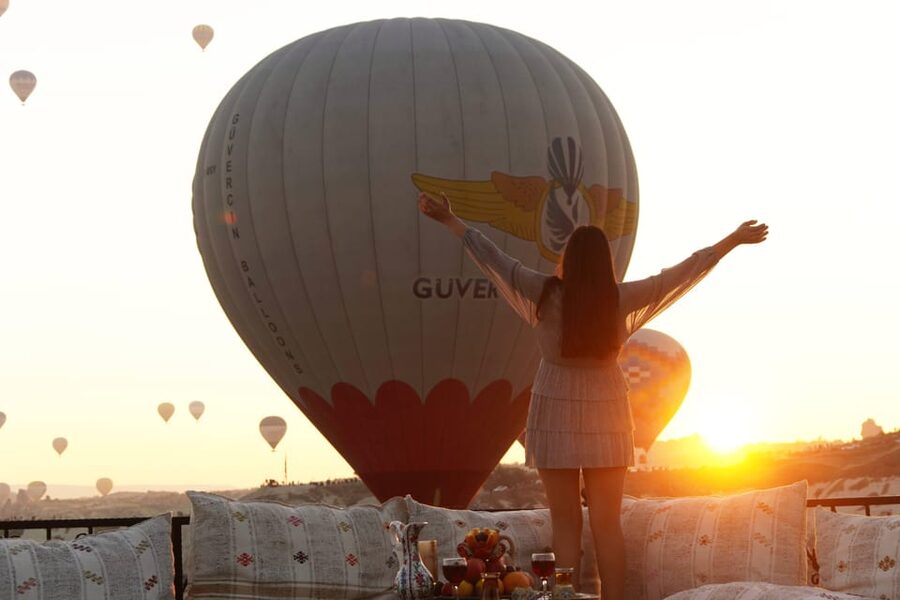 Cappadocia: Terrace Photo Spot With Balloon Flight View - Itinerary at a glance: how the morning flows