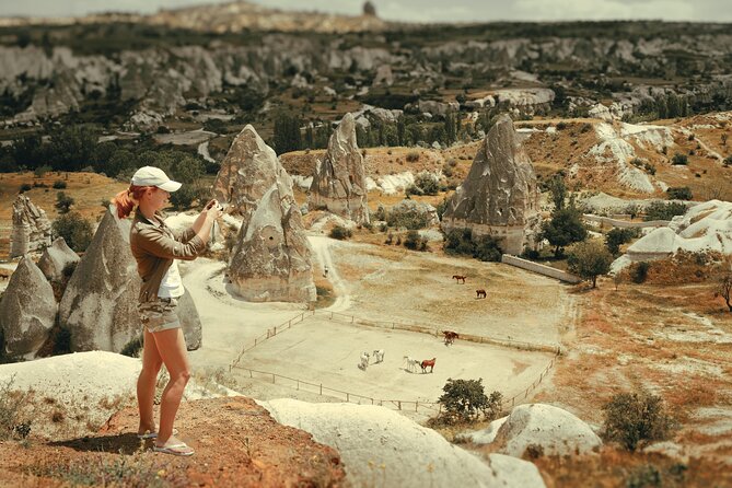 Deluxe & Private Basis - Cappadocia's Essentials - in one day - Stop 2: A real Göreme cave house interior (not just exteriors)