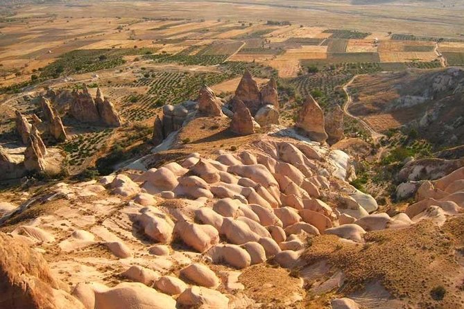 Full-Day Red Tour of Cappadocia with Lunch - Uçhisar Castle: Cappadocia’s highest rock and the rock-cut maze feel