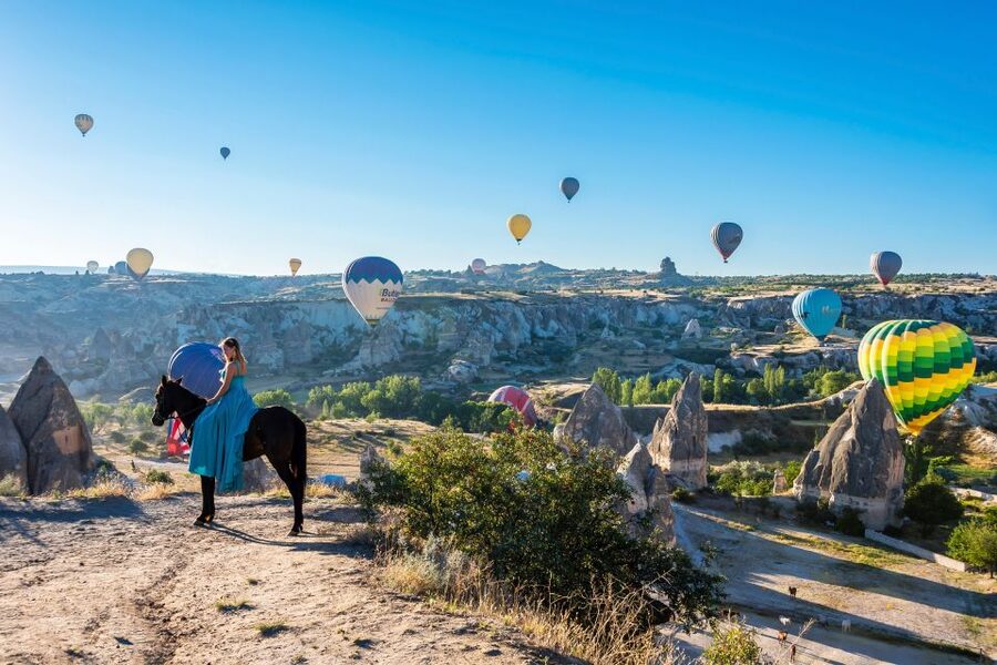 Goreme: Sunrise Horse Riding Excursion - Traditional clothing: included fun, plus a small comfort check