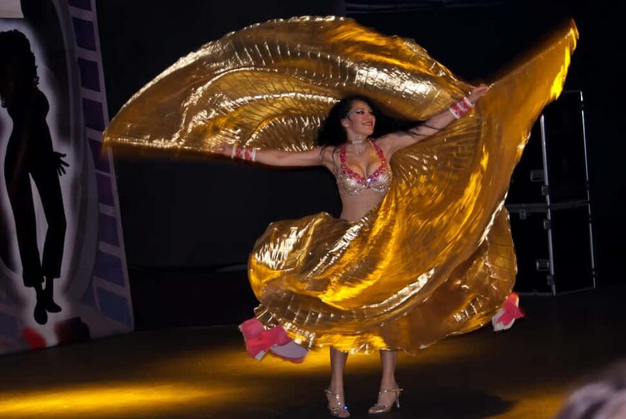 Göreme: Turkish Night Admission Ticket with Dinner & Drinks - The 3-Hour Game Plan: Dinner, Then Music and Dancing