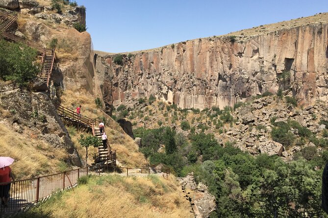 Green Tour: Cappadocia’s Emerald Depths & Underground Secrets - Onyx Stop: Minerals, Color-Changing Stories, and Shopping Time