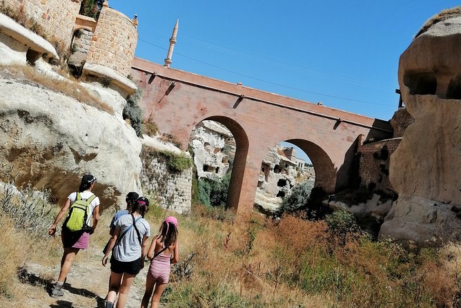 Hiking tour in Cappadocia Red and Rose valley - Pacing and group size: what “max 12” means for you