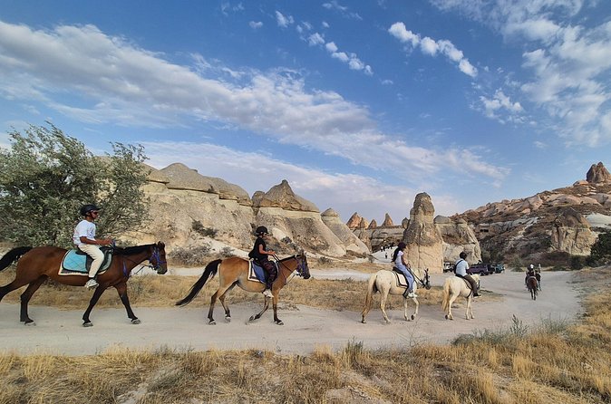 Horseback Ride in Göreme Valleys Cappadocia 2 hours - Price and Value: What $31.31 Buys You in Cappadocia