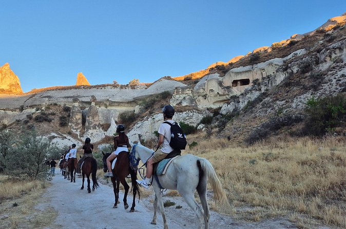 Horseback Tour in Cappadocia Valleys and Transfers - Timing in your day: making this work with balloons and hikes