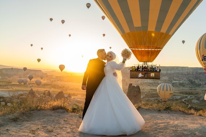 Photoshoot Experience in Cappadocia with Flying Dress - 5:00 a.m. in Göreme: how this sunrise shoot really works