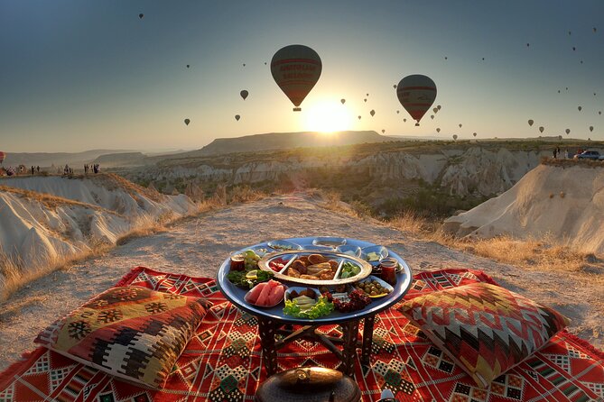 Private Breakfast Organisation in the Love Valley - Private pickup in Göreme: less stress, more sunrise time