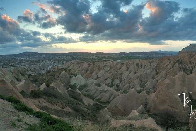 Red & Rose Valley Sunset Hiking Tour with a Trekking Dog "Oscar" - Oscar the Trekking Dog: A Fun Concept, Confirm It