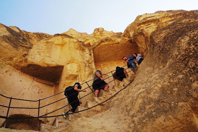 Small Group Red Tour Experience in Cappadocia - Uchisar Castle: The Highest Start for Big-View Photos