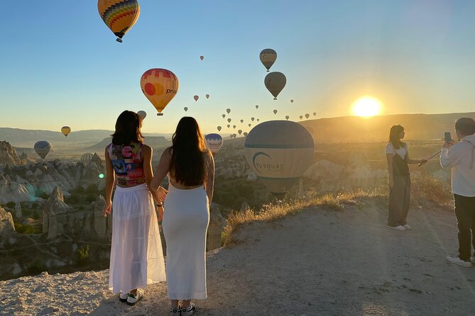 Sunrise Balloon Watching Tour with Photographer in Goreme - Weather dependence and what to expect from the balloons