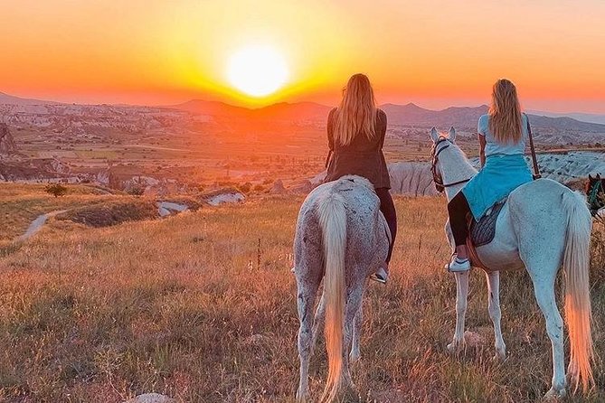 Sunset Horsebackriding-Tour through the Valleys of Cappadocia - Photos, pacing, and how to get the pictures you want