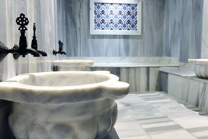 Traditional Turkish bath with Massage and Sauna - The face mask for blackheads (and why it feels different)
