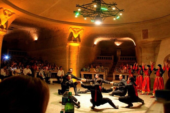Turkish night show with dinner and unlimited free alcohol - Dinner and the show: how the pacing actually works