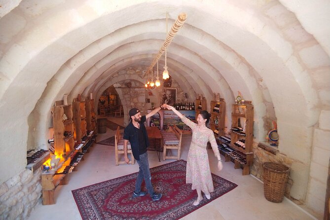 Wine Tasting in Cappadocia Turkey - Introduction of local wines - Snacking strategy: how the cheese and water keep you tasting longer